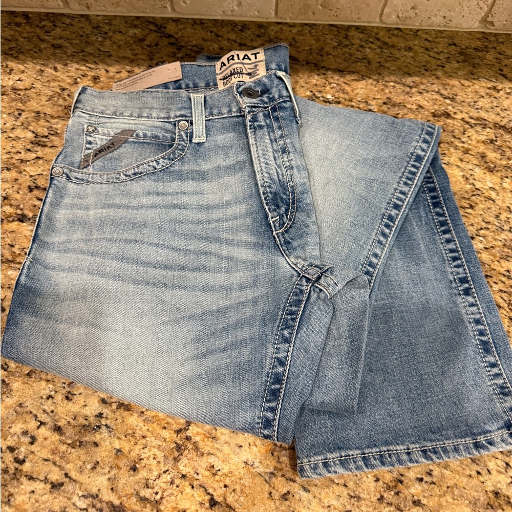 Ariat Mens Light Blue Jeans
Brand New Relaxed Bootcut Size 32X36